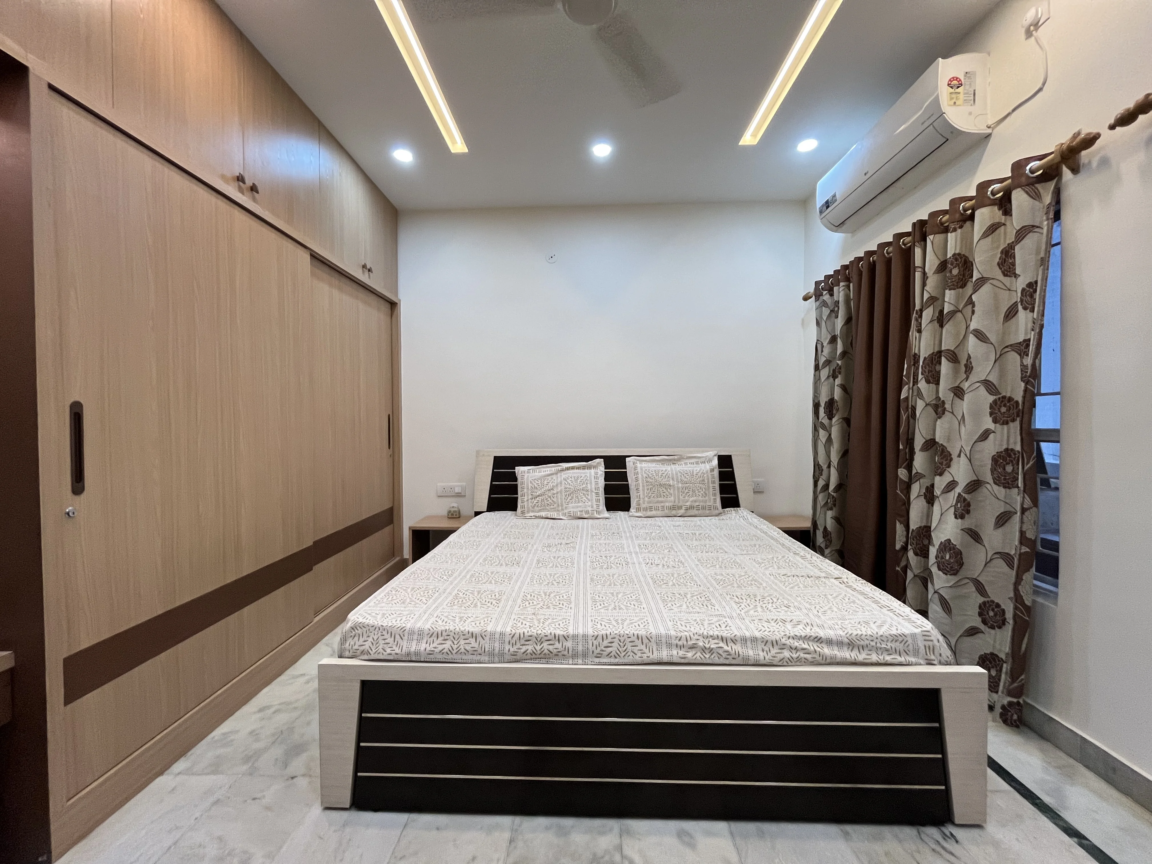Luxury Master Bedroom Suite — Space 3